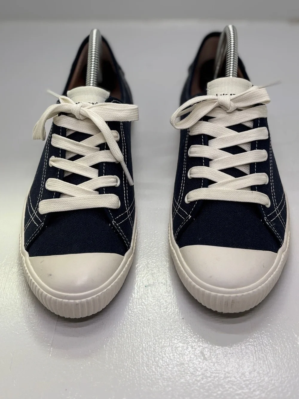 Kate Spade New York Tommi Navy Canvas Sneakers Women’s 9.5 Like New